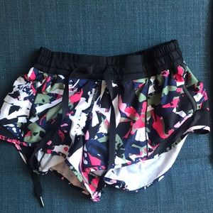 Floral lulu shorts 🌸